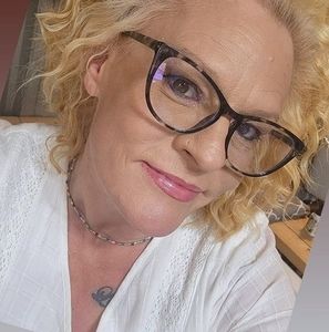 Meet your Posher, Shana
